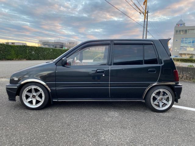 ミラ Ｊ－タイプＱ　５速マニュアル　社外ショック＆スプリング　ワンオフマフラー　アヴァンツアート内装換装　フェンダートリム　社外アルミ　Ｂｌｕｅｔｏｏｔｈ対応オーディオ　車検整備付（17枚目）