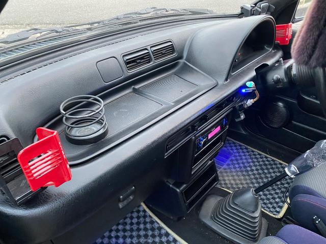 ミラ Ｊ－タイプＱ　５速マニュアル　社外ショック＆スプリング　ワンオフマフラー　アヴァンツアート内装換装　フェンダートリム　社外アルミ　Ｂｌｕｅｔｏｏｔｈ対応オーディオ　車検整備付（41枚目）