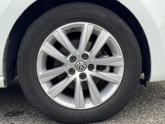 ポロ TSIコンフォートライン ドラレコ 純正ナビ バックカメラ 地デジTV ブルートゥース ETC キーレス 電格ミラー 記録簿 オートエアコン アルミホイール パワーウィンドウ オートライト 盗難防止システム ABS(9枚目)