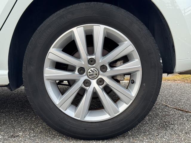 ポロ TSIコンフォートライン ドラレコ 純正ナビ バックカメラ 地デジTV ブルートゥース ETC キーレス 電格ミラー 記録簿 オートエアコン アルミホイール パワーウィンドウ オートライト 盗難防止システム ABS(11枚目)