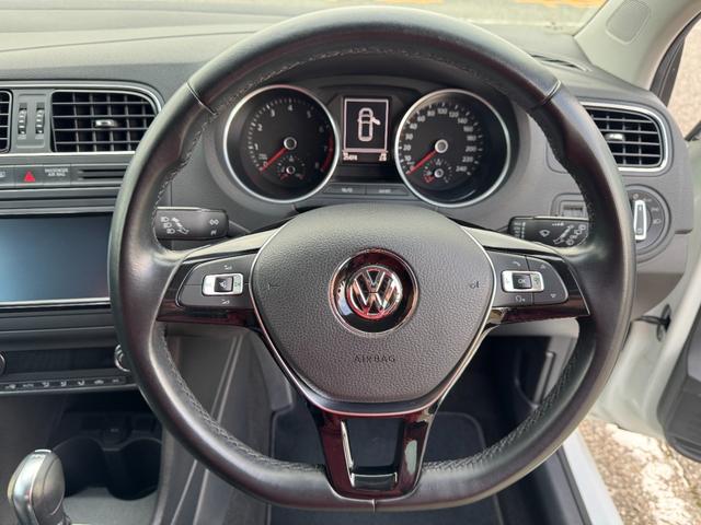 ポロ TSIコンフォートライン ドラレコ 純正ナビ バックカメラ 地デジTV ブルートゥース ETC キーレス 電格ミラー 記録簿 オートエアコン アルミホイール パワーウィンドウ オートライト 盗難防止システム ABS(18枚目)