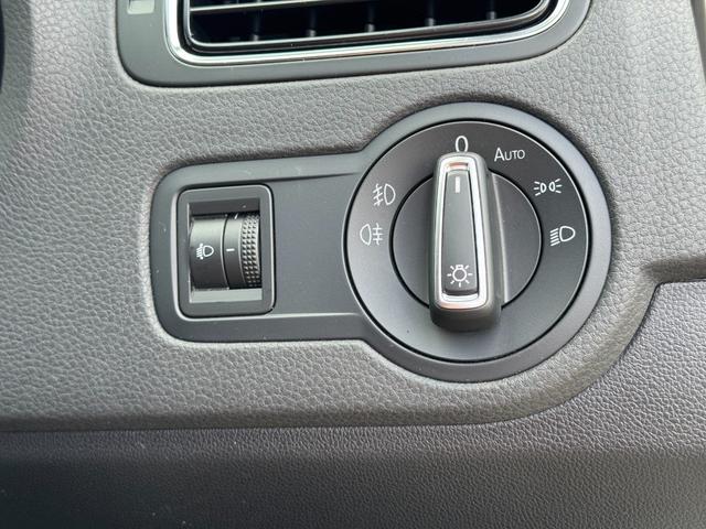 ポロ TSIコンフォートライン ドラレコ 純正ナビ バックカメラ 地デジTV ブルートゥース ETC キーレス 電格ミラー 記録簿 オートエアコン アルミホイール パワーウィンドウ オートライト 盗難防止システム ABS(25枚目)