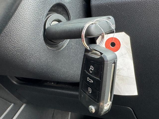 ポロ TSIコンフォートライン ドラレコ 純正ナビ バックカメラ 地デジTV ブルートゥース ETC キーレス 電格ミラー 記録簿 オートエアコン アルミホイール パワーウィンドウ オートライト 盗難防止システム ABS(26枚目)