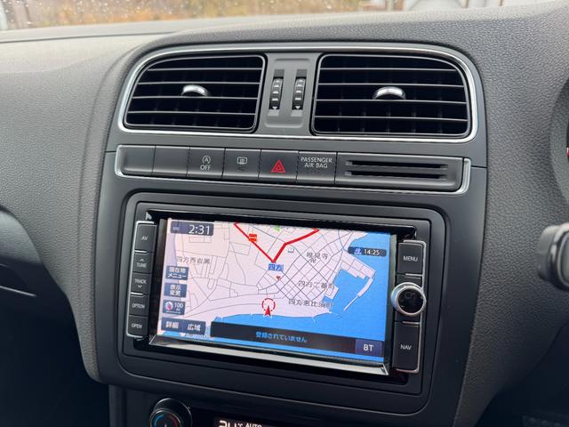 ポロ TSIコンフォートライン ドラレコ 純正ナビ バックカメラ 地デジTV ブルートゥース ETC キーレス 電格ミラー 記録簿 オートエアコン アルミホイール パワーウィンドウ オートライト 盗難防止システム ABS(29枚目)