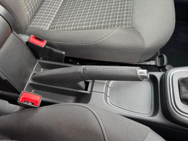 ポロ TSIコンフォートライン ドラレコ 純正ナビ バックカメラ 地デジTV ブルートゥース ETC キーレス 電格ミラー 記録簿 オートエアコン アルミホイール パワーウィンドウ オートライト 盗難防止システム ABS(36枚目)