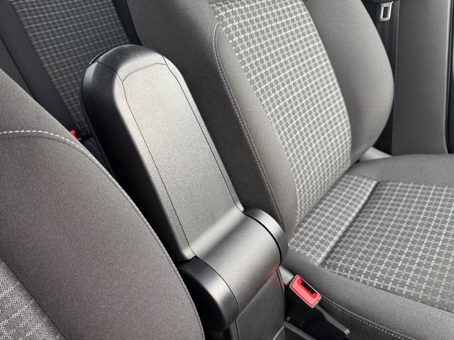 ポロ TSIコンフォートライン ドラレコ 純正ナビ バックカメラ 地デジTV ブルートゥース ETC キーレス 電格ミラー 記録簿 オートエアコン アルミホイール パワーウィンドウ オートライト 盗難防止システム ABS(37枚目)