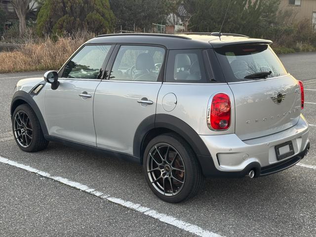 MINI クーパーSD クロスオーバー HIDヘッドライト LEDフォグライト Bluetooth パドルシフト オートエアコン BBS18インチアルミホイール ルーフレール 盗難防止装置 横滑防止装置 ETC 禁煙車(10枚目)