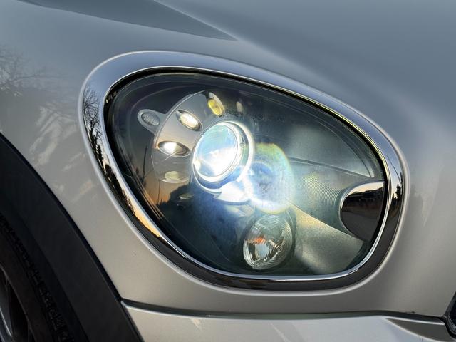 MINI クーパーSD クロスオーバー HIDヘッドライト LEDフォグライト Bluetooth パドルシフト オートエアコン BBS18インチアルミホイール ルーフレール 盗難防止装置 横滑防止装置 ETC 禁煙車(12枚目)