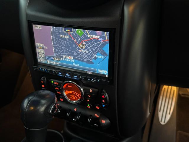 MINI クーパーSD クロスオーバー HIDヘッドライト LEDフォグライト Bluetooth パドルシフト オートエアコン BBS18インチアルミホイール ルーフレール 盗難防止装置 横滑防止装置 ETC 禁煙車(31枚目)