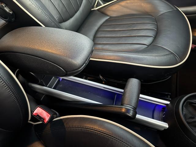 MINI クーパーSD クロスオーバー HIDヘッドライト LEDフォグライト Bluetooth パドルシフト オートエアコン BBS18インチアルミホイール ルーフレール 盗難防止装置 横滑防止装置 ETC 禁煙車(38枚目)