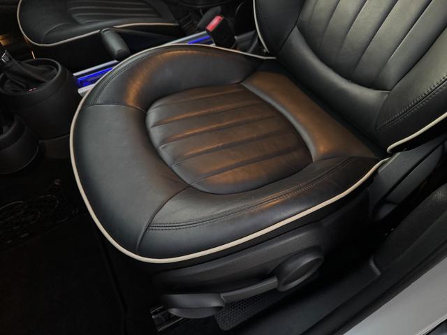 MINI クーパーSD クロスオーバー HIDヘッドライト LEDフォグライト Bluetooth パドルシフト オートエアコン BBS18インチアルミホイール ルーフレール 盗難防止装置 横滑防止装置 ETC 禁煙車(47枚目)