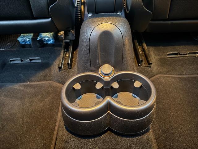 MINI クーパーSD クロスオーバー HIDヘッドライト LEDフォグライト Bluetooth パドルシフト オートエアコン BBS18インチアルミホイール ルーフレール 盗難防止装置 横滑防止装置 ETC 禁煙車(56枚目)