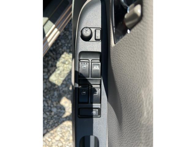 プレオプラス ＬＡ　車検２年付　バッテリー新品　純正オーディオ　ＦＭ　ＡＭ　ＣＤ　ＡＵＸ　キーレス　電動格納ミラー　バイザー　ＡＢＳ　ＣＶＴ　１３インチアルミホイール（27枚目）
