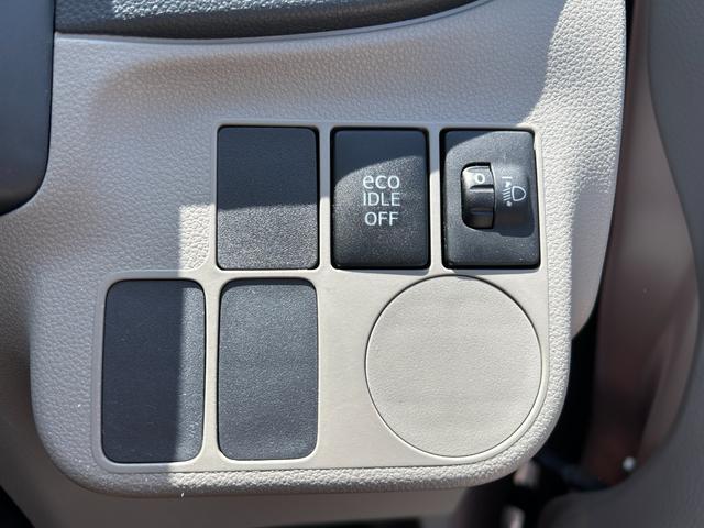 プレオプラス ＬＡ　車検２年付　バッテリー新品　純正オーディオ　ＦＭ　ＡＭ　ＣＤ　ＡＵＸ　キーレス　電動格納ミラー　バイザー　ＡＢＳ　ＣＶＴ　１３インチアルミホイール（28枚目）