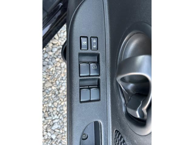 マーチ X Vセレクション 車検2年 ワンオーナー 純正オーディオ AM FM CD AUX キーレス 電動格納ミラー パワーウィンドウ 集中ドアロック ABS タイミングチェーン CVT アイドリングストップ(25枚目)