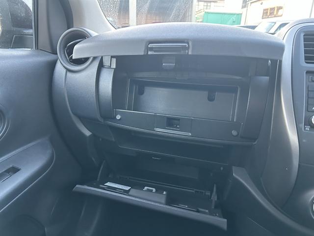 マーチ X Vセレクション 車検2年 ワンオーナー 純正オーディオ AM FM CD AUX キーレス 電動格納ミラー パワーウィンドウ 集中ドアロック ABS タイミングチェーン CVT アイドリングストップ(31枚目)