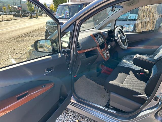 納車前には（エンジンオイル・エレメント・バッテリー・フロントワイパーゴム）確認、ブレーキパッドは残量によってご対応しています☆