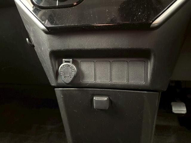 タンク カスタムG S 両側電動ドア 純正9インチSDナビ バックカメラ 禁煙車 ドライブレコーダー Bluetooth 衝突被害軽減システム スマートキー ビルトインETC CD DVD フルセグTV LED オートライト(19枚目)