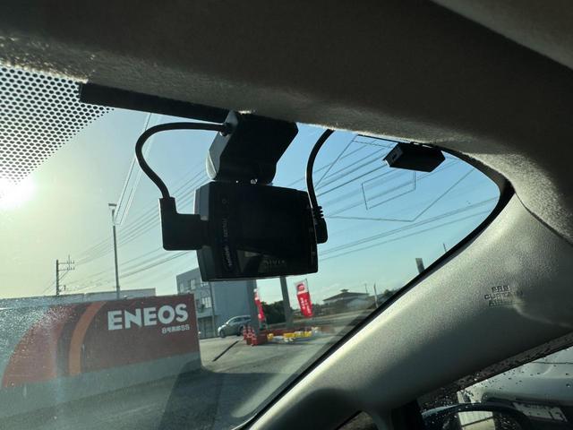 プリウスＶ プリウス２　希少左ハンドル　オートチェック＆カーファックス有　ローダウン　モデリスタフルエアロ　ＪＤＭ仕様　カロッツェリア８インチナビ　Ｂカメラ　シートカバー　ＬＥＤフォグ　ＬＥＤヘッドライト　現状販売車（12枚目）