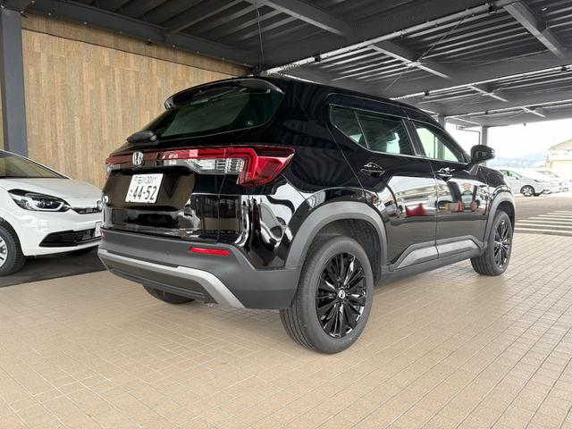 ＷＲ－Ｖ Ｚブラックスタイル　ナビ・Ｂｌｕｅｔｏｏｔｈ・フルセグＴＶ・ＦＭＡＭチューナー・ＵＳＢ・リアカメラ・ＥＴＣ・ＬＥＤ・オートライト・フォグライト・本革ステアリング・パドルシフト（5枚目）