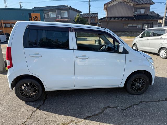 ワゴンR FX 5速ミッション キーレスエントリー 2年車検付き CDデッキ 電動格納ドアミラー 盗難防止装置 ABS 運転席助手席エアバック(6枚目)