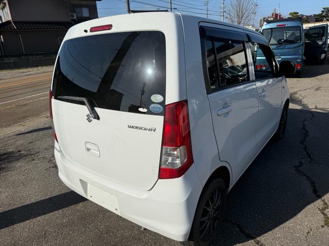 ワゴンR FX 5速ミッション キーレスエントリー 2年車検付き CDデッキ 電動格納ドアミラー 盗難防止装置 ABS 運転席助手席エアバック(8枚目)