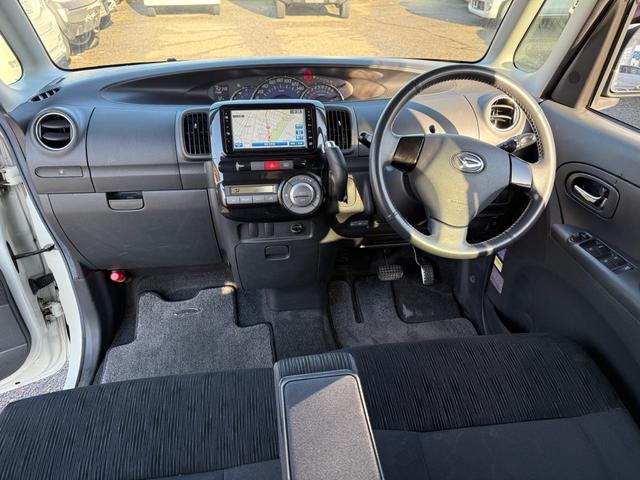 タント カスタムＸ　４ＷＤ（3枚目）