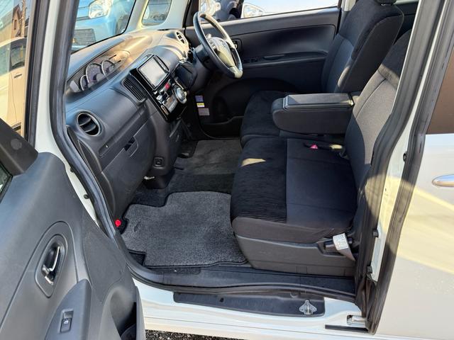 タント カスタムＸ　４ＷＤ（11枚目）