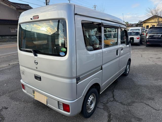 NV100クリッパーバン DX 4WD(17枚目)