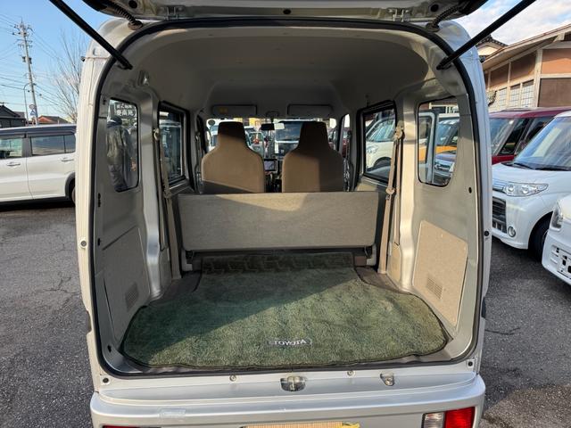 NV100クリッパーバン DX 4WD(18枚目)