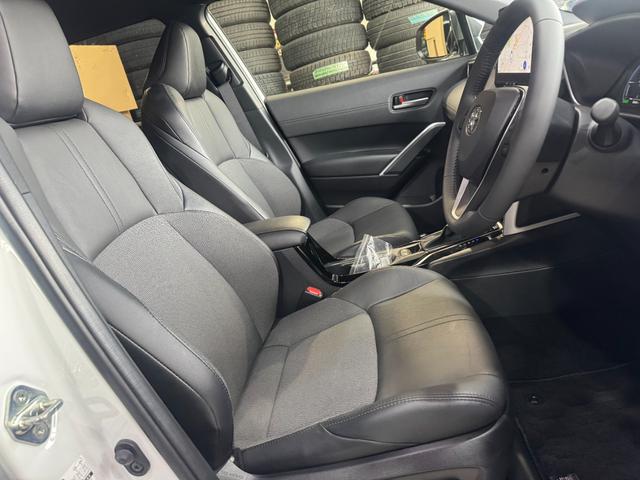 カローラクロス ハイブリッド　Ｚ　禁煙車　セーフティセンス　純正１０．５インチナビ　バックカメラ　電動リアゲート　前席シートヒーター　ＥＴＣ　オートハイビーム　ＬＥＤライト　パワーシート　デュアルオートエアコン　スマートキー（17枚目）