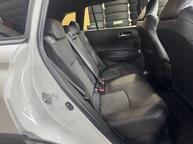 カローラクロス ハイブリッド　Ｚ　禁煙車　セーフティセンス　純正１０．５インチナビ　バックカメラ　電動リアゲート　前席シートヒーター　ＥＴＣ　オートハイビーム　ＬＥＤライト　パワーシート　デュアルオートエアコン　スマートキー（18枚目）