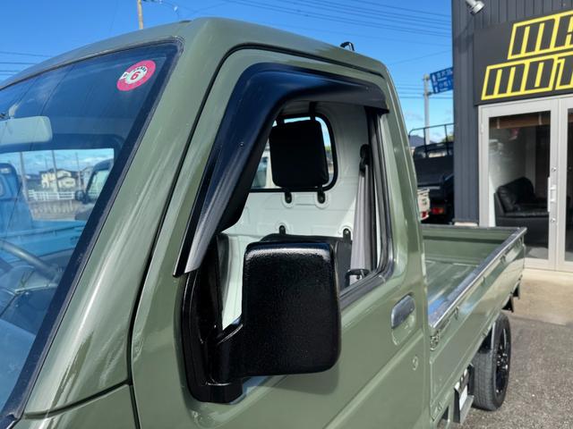 キャリイトラック ＫＵ　４ＷＤ　オートマ　エアコン　パワステＭＡＣカスタム２トンカラー　カスタム１４ＡＷ　Ｆバンパー塗分　新品ＬＥＤライト　新品テール　オリジナルエンブレム　Ｆバンパーチップ塗装　車内オゾン除菌クリーニング（14枚目）