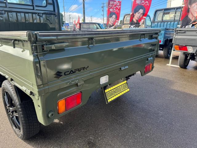 キャリイトラック ＫＵ　４ＷＤ　オートマ　エアコン　パワステＭＡＣカスタム２トンカラー　カスタム１４ＡＷ　Ｆバンパー塗分　新品ＬＥＤライト　新品テール　オリジナルエンブレム　Ｆバンパーチップ塗装　車内オゾン除菌クリーニング（18枚目）