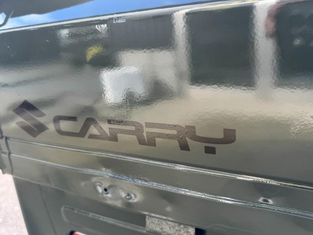 キャリイトラック ＫＵ　４ＷＤ　オートマ　エアコン　パワステＭＡＣカスタム２トンカラー　カスタム１４ＡＷ　Ｆバンパー塗分　新品ＬＥＤライト　新品テール　オリジナルエンブレム　Ｆバンパーチップ塗装　車内オゾン除菌クリーニング（24枚目）