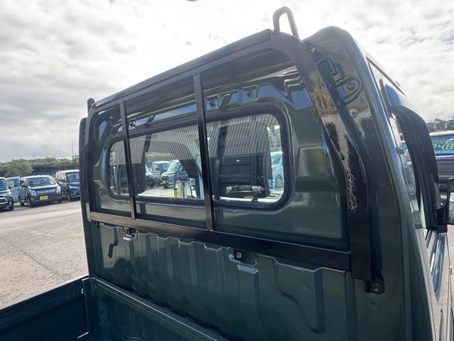 キャリイトラック ＫＵ　４ＷＤ　オートマ　エアコン　パワステＭＡＣカスタム２トンカラー　カスタム１４ＡＷ　Ｆバンパー塗分　新品ＬＥＤライト　新品テール　オリジナルエンブレム　Ｆバンパーチップ塗装　車内オゾン除菌クリーニング（26枚目）