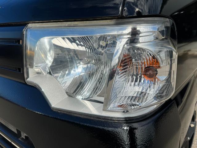 ミニキャブトラック 　ＪＡスーパーカスタム　４ＷＤ　エアコン　パワステ　５ＭＴ　ＭＡＣカスタム２トンカラー　新品シートカバー　新品ＬＥＤライト　オリジナルエンブレム　Ｆバンパーチップ塗装　車内オゾン除菌クリーニング（7枚目）