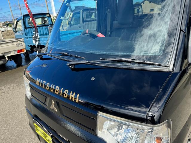 ミニキャブトラック 　ＪＡスーパーカスタム　４ＷＤ　エアコン　パワステ　５ＭＴ　ＭＡＣカスタム２トンカラー　新品シートカバー　新品ＬＥＤライト　オリジナルエンブレム　Ｆバンパーチップ塗装　車内オゾン除菌クリーニング（9枚目）