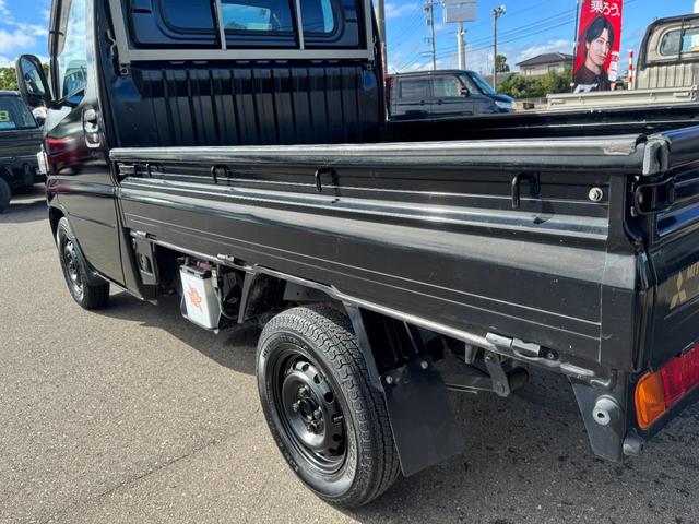 ミニキャブトラック 　ＪＡスーパーカスタム　４ＷＤ　エアコン　パワステ　５ＭＴ　ＭＡＣカスタム２トンカラー　新品シートカバー　新品ＬＥＤライト　オリジナルエンブレム　Ｆバンパーチップ塗装　車内オゾン除菌クリーニング（19枚目）
