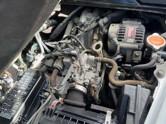ミニキャブトラック 　ＪＡスーパーカスタム　４ＷＤ　エアコン　パワステ　５ＭＴ　ＭＡＣカスタム２トンカラー　新品シートカバー　新品ＬＥＤライト　オリジナルエンブレム　Ｆバンパーチップ塗装　車内オゾン除菌クリーニング（58枚目）