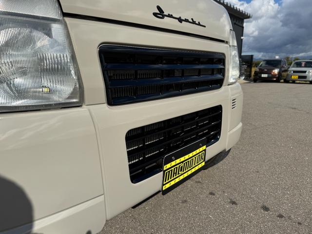 キャリイトラック KC 4WD 5MT エアコン パワステ MACカスタム2トン オーディオパック装備 カスタム14インチ鉄チン 新品LEDライト シートカバー レトロエンブレムカッティング グリル塗分け 車内クリーニング(5枚目)