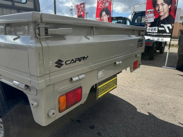 キャリイトラック KC 4WD 5MT エアコン パワステ MACカスタム2トン オーディオパック装備 カスタム14インチ鉄チン 新品LEDライト シートカバー レトロエンブレムカッティング グリル塗分け 車内クリーニング(18枚目)