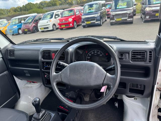 キャリイトラック KC 4WD 5MT エアコン パワステ MACカスタム2トン オーディオパック装備 カスタム14インチ鉄チン 新品LEDライト シートカバー レトロエンブレムカッティング グリル塗分け 車内クリーニング(37枚目)