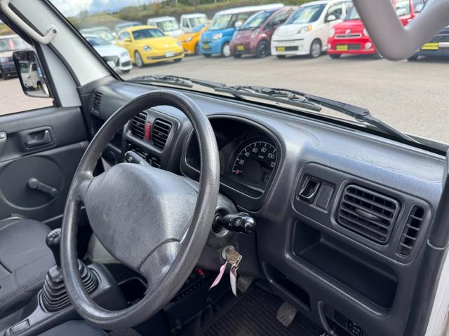 キャリイトラック KC 4WD 5MT エアコン パワステ MACカスタム2トン オーディオパック装備 カスタム14インチ鉄チン 新品LEDライト シートカバー レトロエンブレムカッティング グリル塗分け 車内クリーニング(39枚目)