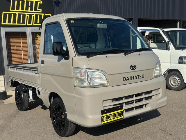 ４ＷＤ　エアコン　パワステ　５ＭＴ　ＭＡＣカスタム２トンカラー　新品ＬＥＤライト　シートカバー　ＥＴＣ　カスタム１４ＡＷ　オリジナルエンブレム　Ｆバンパー同色　車内オゾン除菌クリーニング