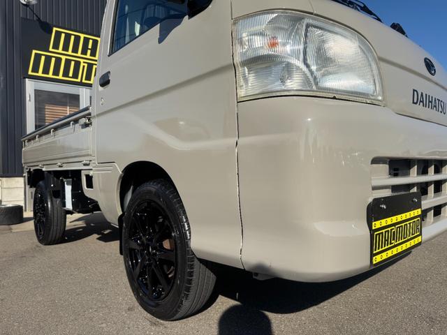 ４ＷＤ　エアコン　パワステ　５ＭＴ　ＭＡＣカスタム２トンカラー　新品ＬＥＤライト　シートカバー　ＥＴＣ　カスタム１４ＡＷ　オリジナルエンブレム　Ｆバンパー同色　車内オゾン除菌クリーニング