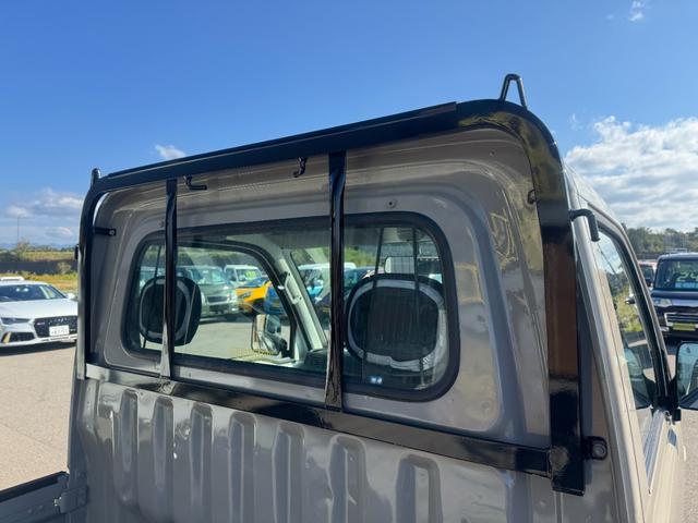 ４ＷＤ　エアコン　パワステ　５ＭＴ　ＭＡＣカスタム２トンカラー　新品ＬＥＤライト　シートカバー　ＥＴＣ　カスタム１４ＡＷ　オリジナルエンブレム　Ｆバンパー同色　車内オゾン除菌クリーニング