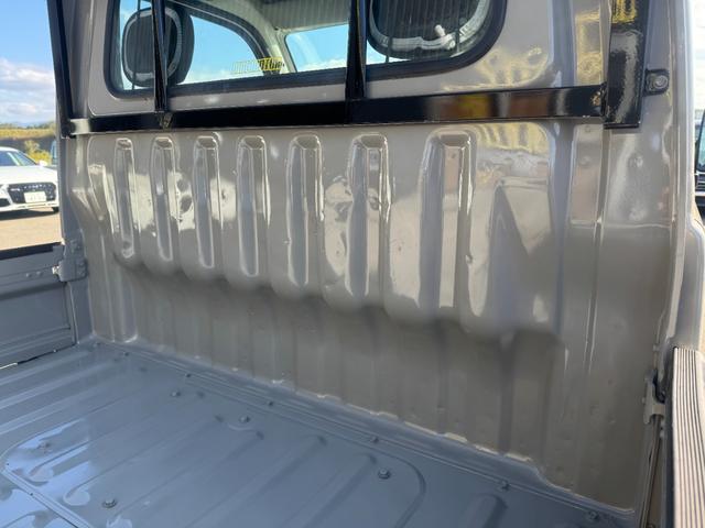 ４ＷＤ　エアコン　パワステ　５ＭＴ　ＭＡＣカスタム２トンカラー　新品ＬＥＤライト　シートカバー　ＥＴＣ　カスタム１４ＡＷ　オリジナルエンブレム　Ｆバンパー同色　車内オゾン除菌クリーニング