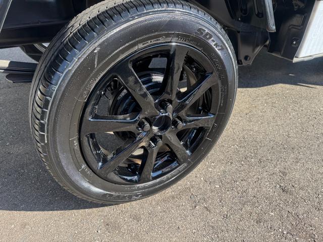 ４ＷＤ　エアコン　パワステ　５ＭＴ　ＭＡＣカスタム２トンカラー　新品ＬＥＤライト　シートカバー　ＥＴＣ　カスタム１４ＡＷ　オリジナルエンブレム　Ｆバンパー同色　車内オゾン除菌クリーニング