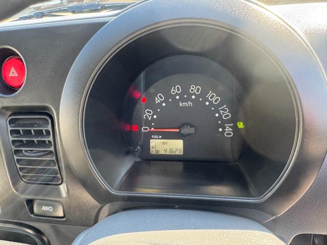 ４ＷＤ　エアコン　パワステ　５ＭＴ　ＭＡＣカスタム２トンカラー　新品ＬＥＤライト　シートカバー　ＥＴＣ　カスタム１４ＡＷ　オリジナルエンブレム　Ｆバンパー同色　車内オゾン除菌クリーニング